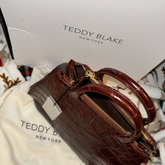 Teddy Blake Vera Croco
Crafted in Italy - Picture 6 of 10